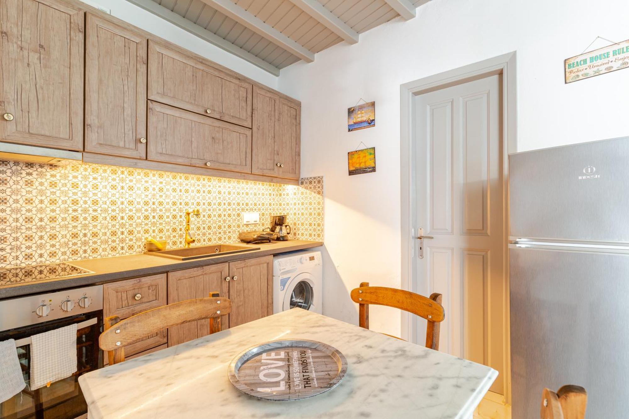 Elenitas Beach House In Ornos Exterior foto